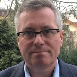 Dr Jacek Lange